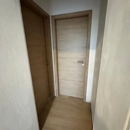 Centrally Located Large Split-level *